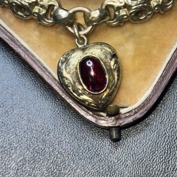 Victorian garnet bracelet 9ct/10ct acid tested. - Picture 6 of 16